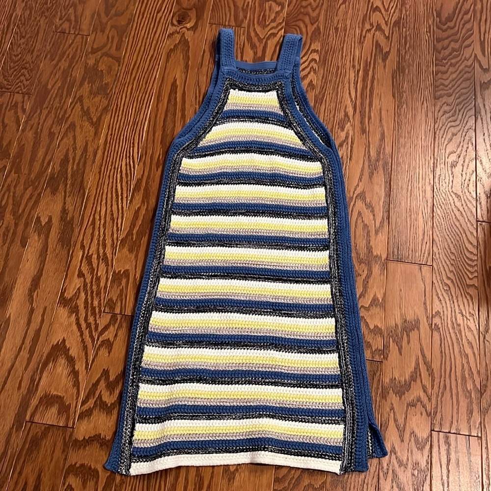 small free people dress. flattering due to stretchy/comfortable material